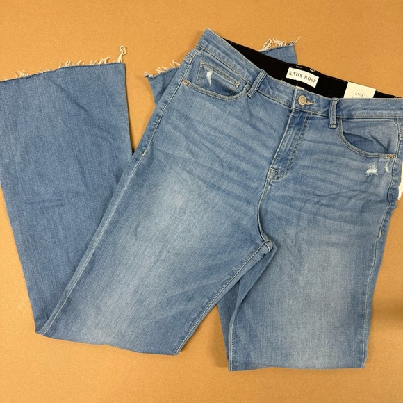 KNOX ROSE HIGH RISE BOOTCUT JEANS - Picture 4 of 10